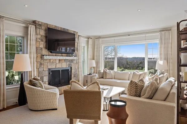 $2,300,000 | 56 Crescent Road, Unit 56, Needham, MA 02494