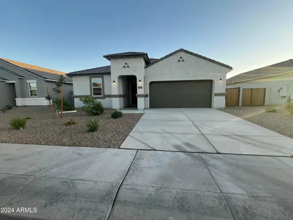 $2,195 | 1575 East Lardner Drive, Casa Grande, AZ 85122