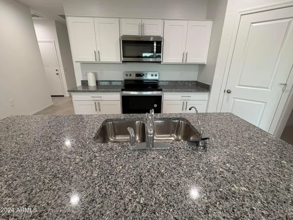 $2,195 | 1575 East Lardner Drive, Casa Grande, AZ 85122