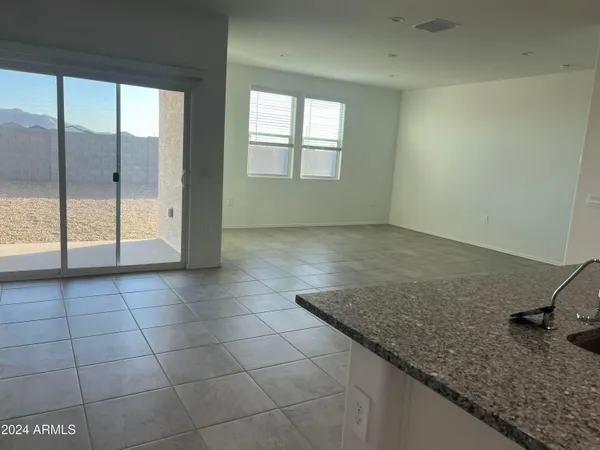 $2,195 | 1575 East Lardner Drive, Casa Grande, AZ 85122