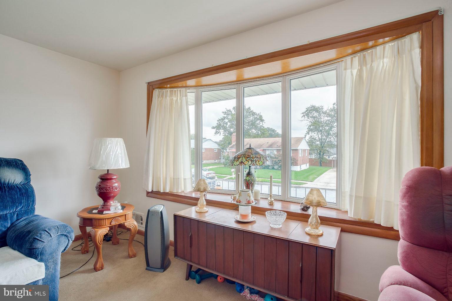 8812 Ashford Road Baltimore, MD 21234 - Photo 6 of 22 Living room