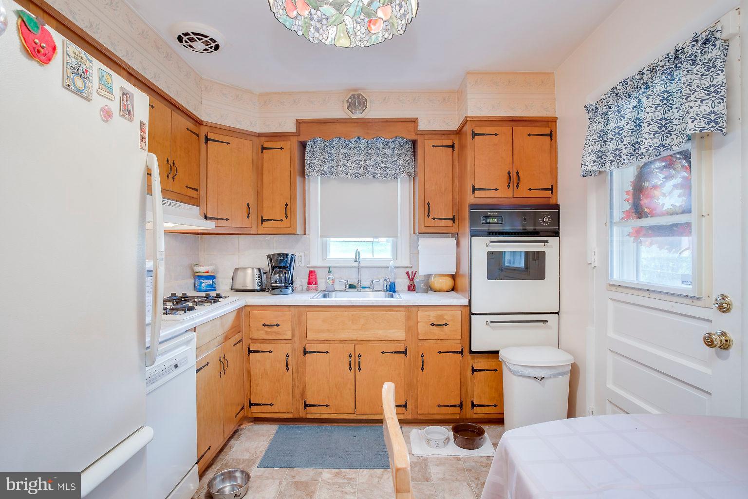 8812 Ashford Road Baltimore, MD 21234 - Photo 10 of 22 Kitchen