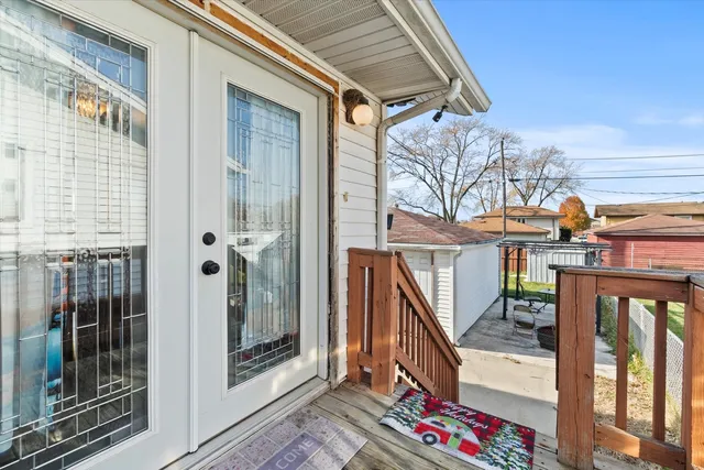 $379,900 | 7624 South Lockwood Avenue, Burbank, IL 60459