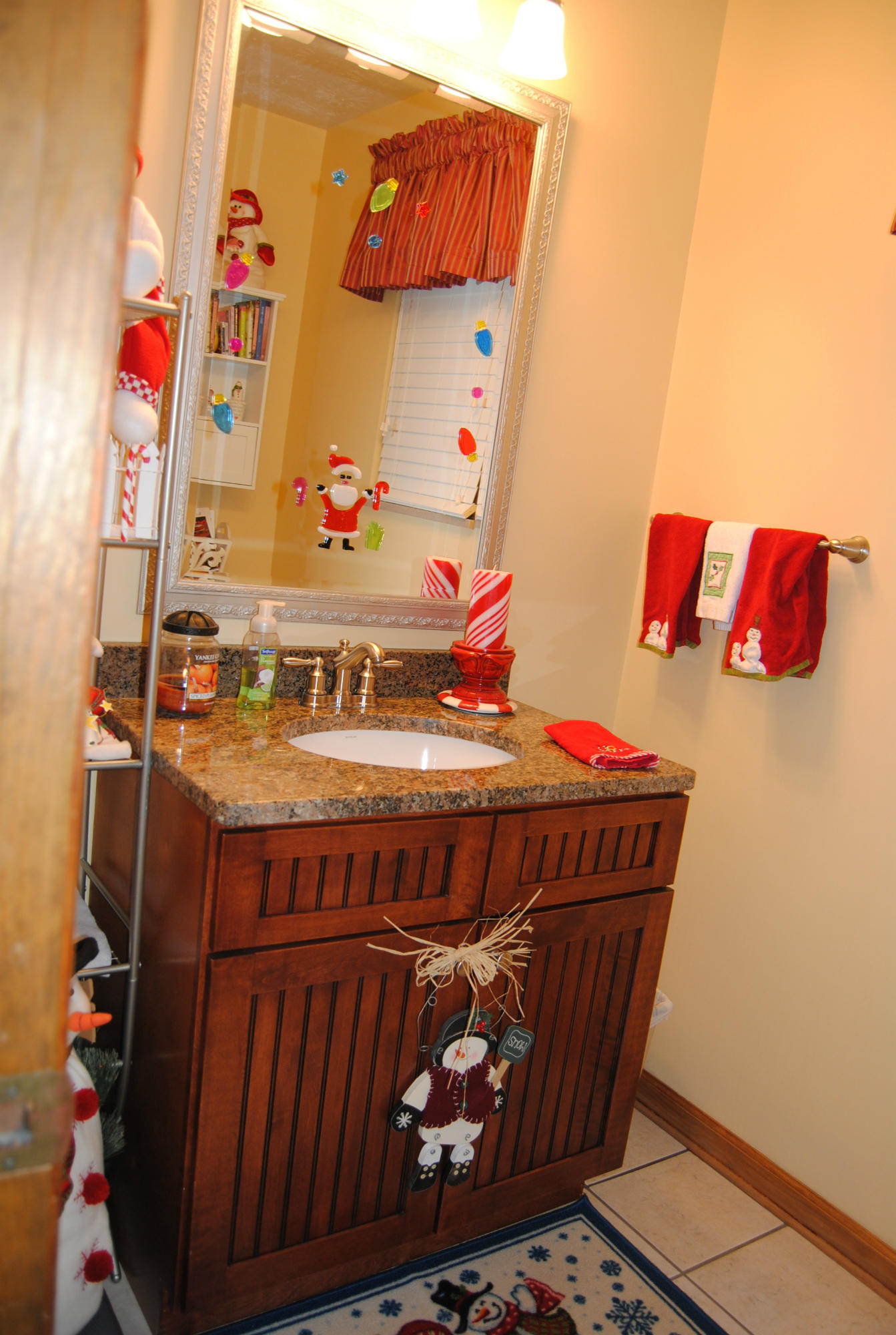 7840 Keswick Road Powell, TN 37849 - Photo 14 of 23 Remodled Powder Rm