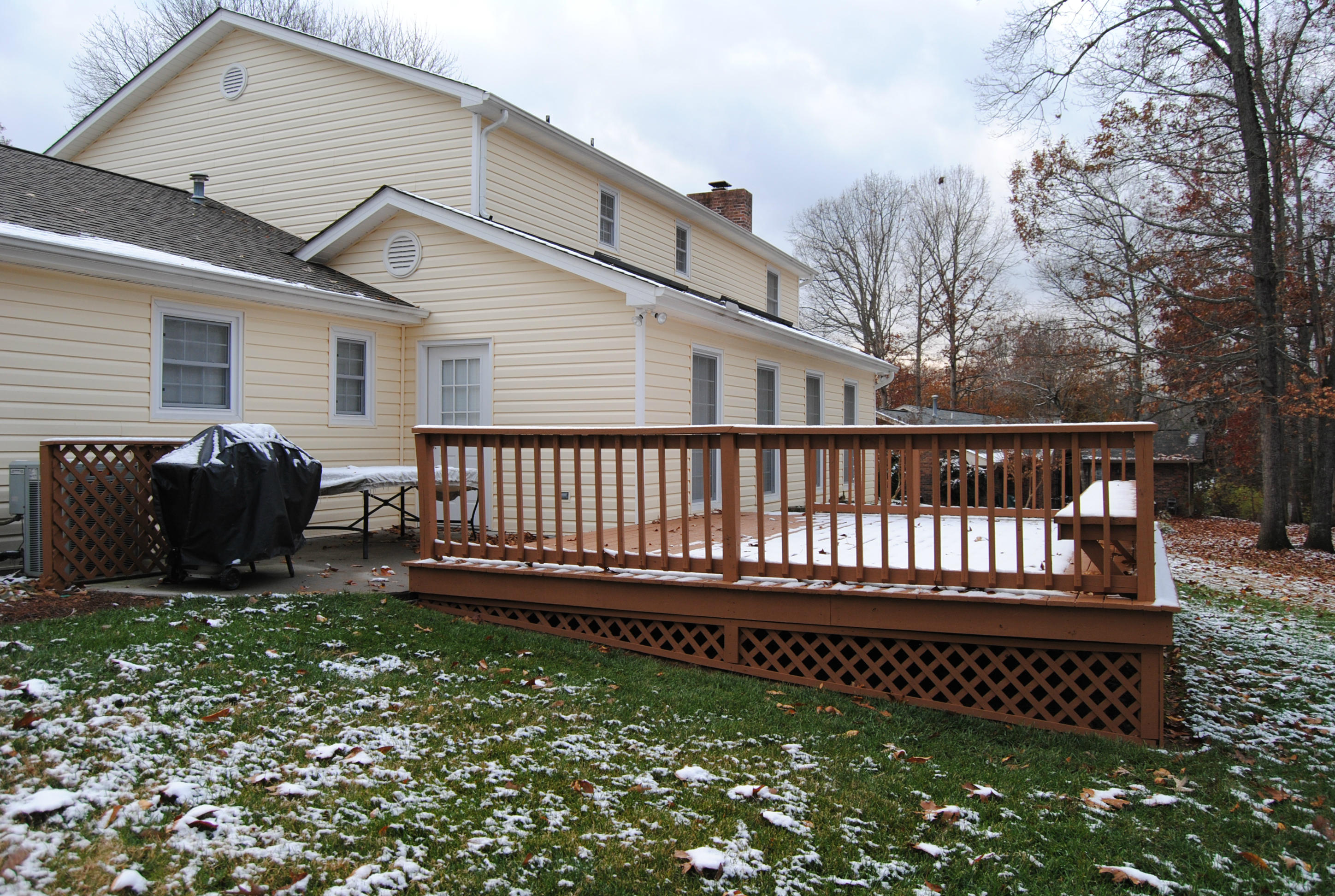 7840 Keswick Road Powell, TN 37849 - Photo 3 of 23 Large Deck + Concret Patio