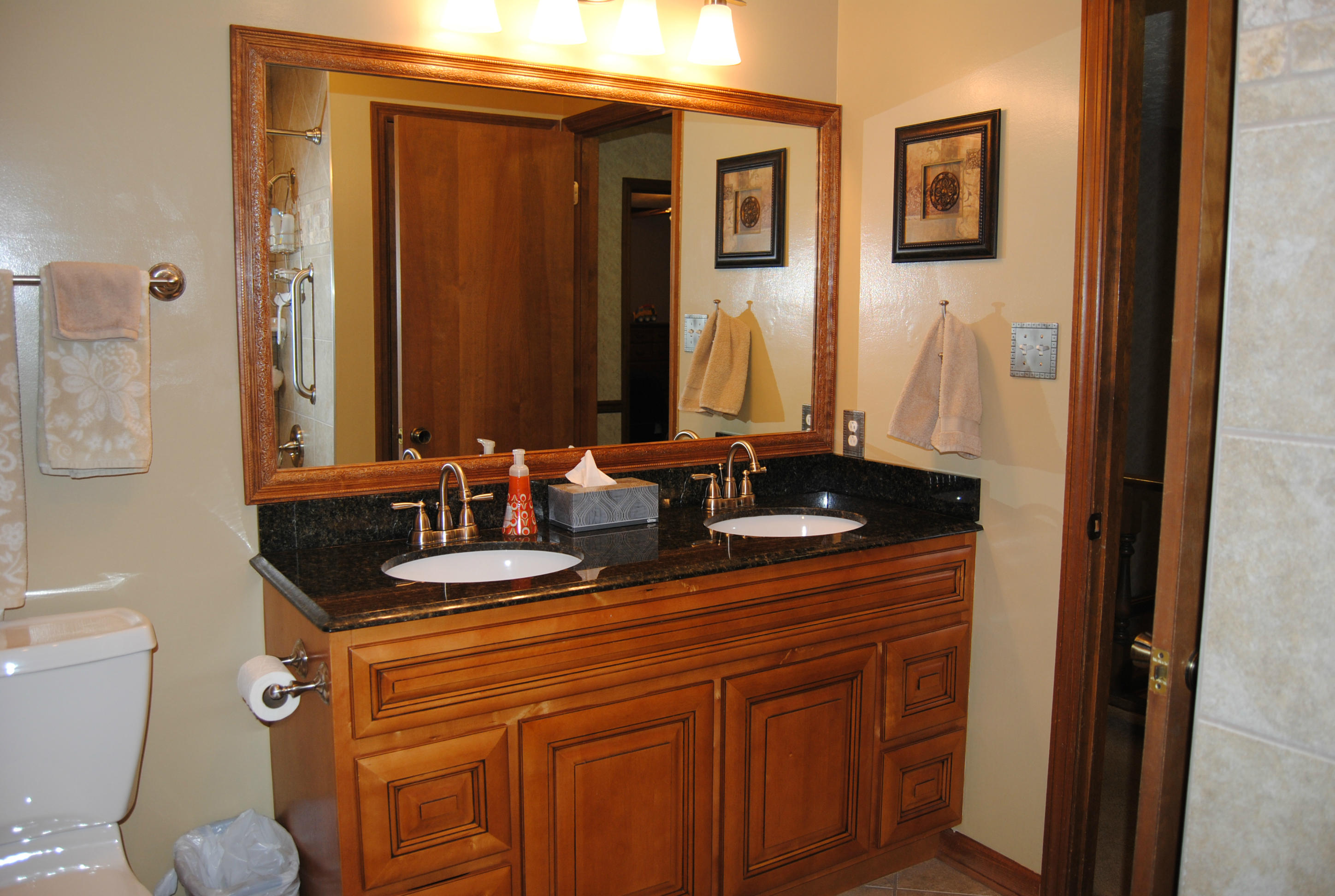 7840 Keswick Road Powell, TN 37849 - Photo 22 of 23 Guest Bath with Tile Floor