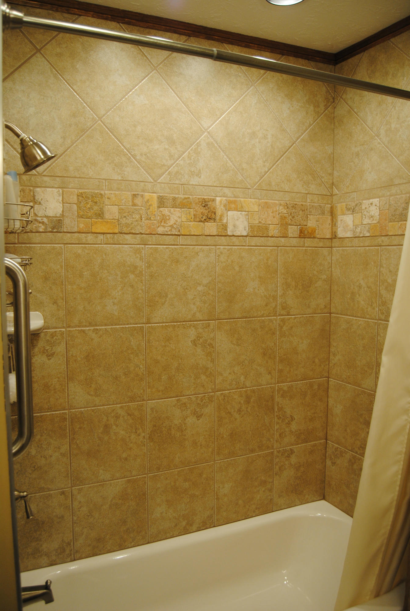 7840 Keswick Road Powell, TN 37849 - Photo 23 of 23 Tiled Guest Bath