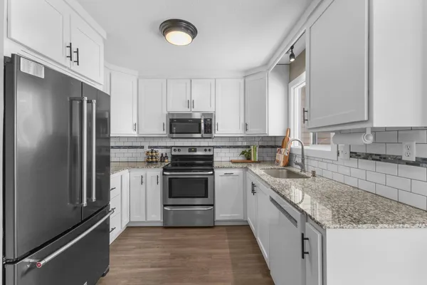 $300,000 | 935 Monterey Court North, Shoreview, MN 55126