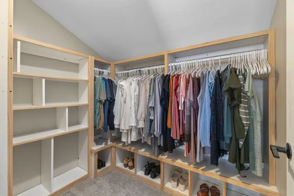 $300,000 | 935 Monterey Court North, Shoreview, MN 55126