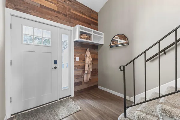 $300,000 | 935 Monterey Court North, Shoreview, MN 55126