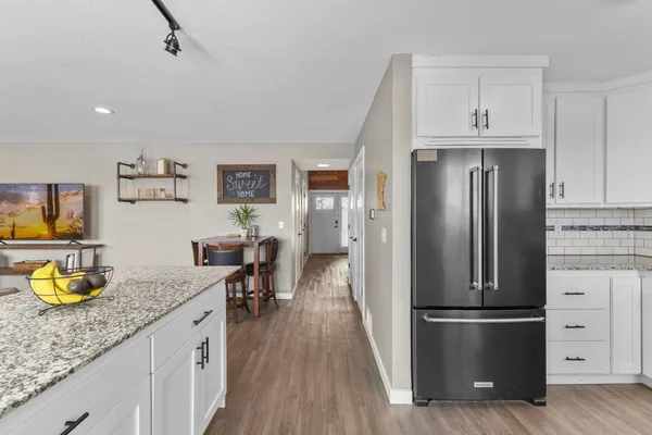 $300,000 | 935 Monterey Court North, Shoreview, MN 55126