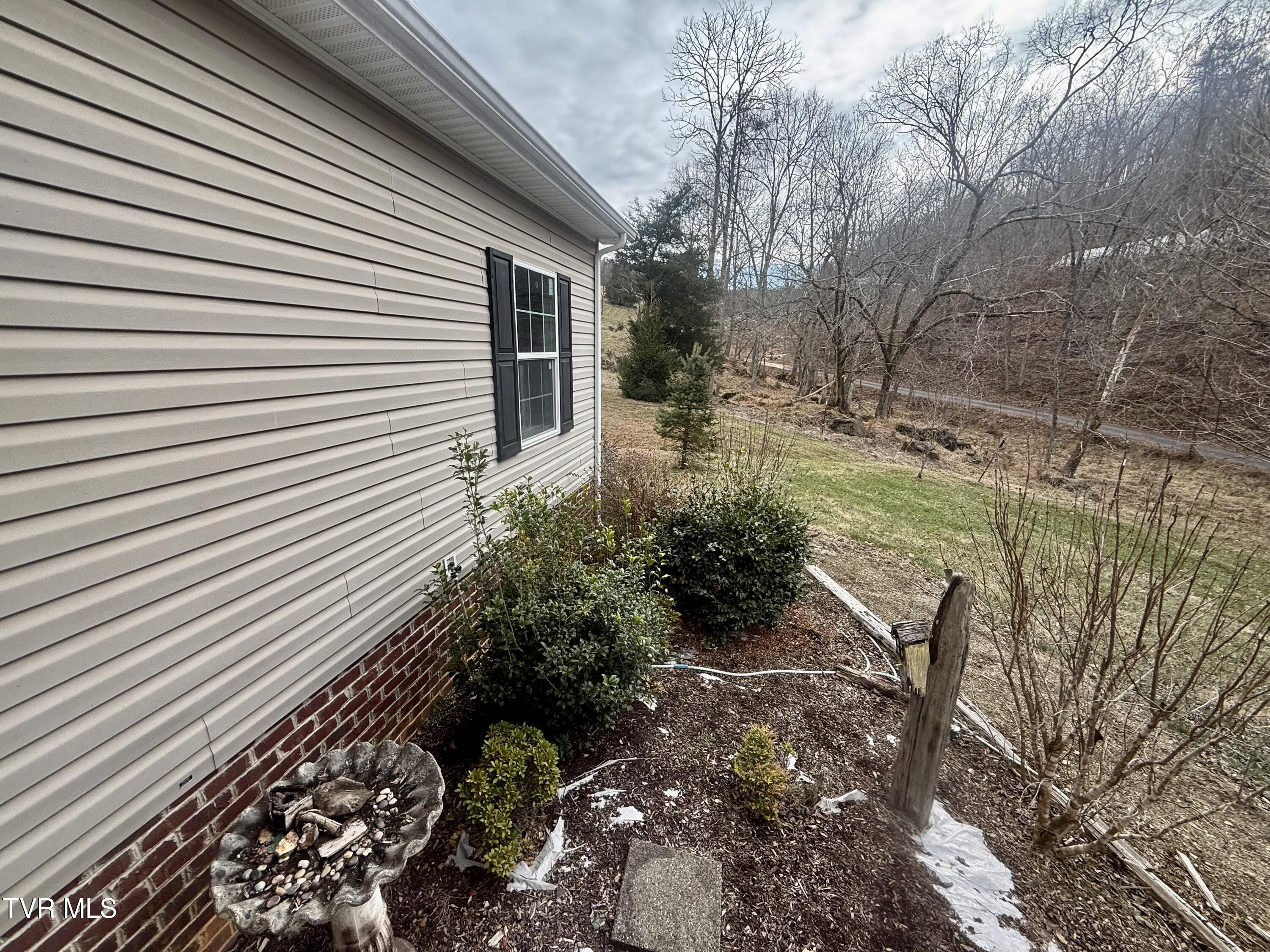 219 Ridge Road Eidson, TN 37731 - Photo 15 of 63 _Pic14 (1)