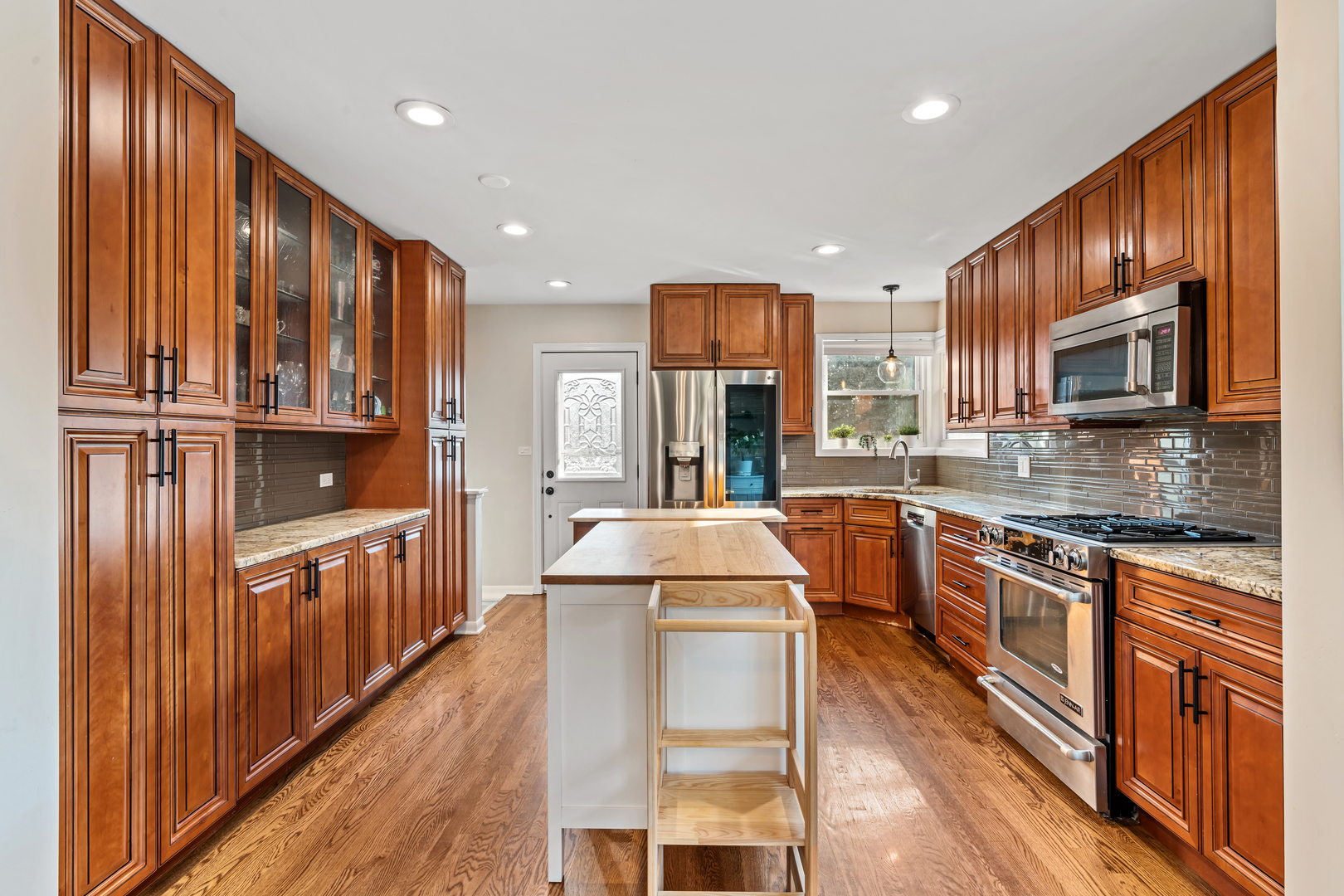 2211 Birch Street Park Ridge, IL 60068 - Photo 5 of 20 Gallery Image 5