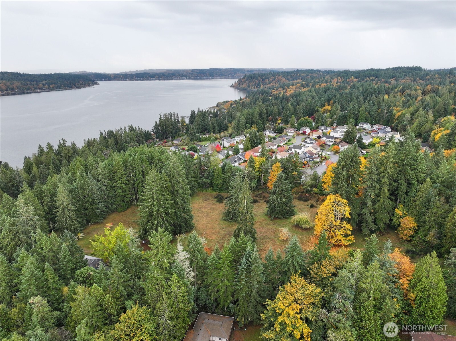 6371 Illahee Road Northeast Bremerton, WA 98311 - Photo 3 of 10 a view of lake with mountain