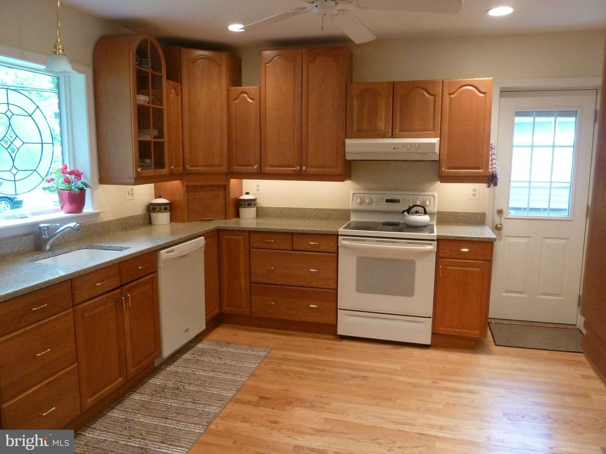 6608 Millwood Road Bethesda, MD 20817 - Photo 2 of 30 Kitchen