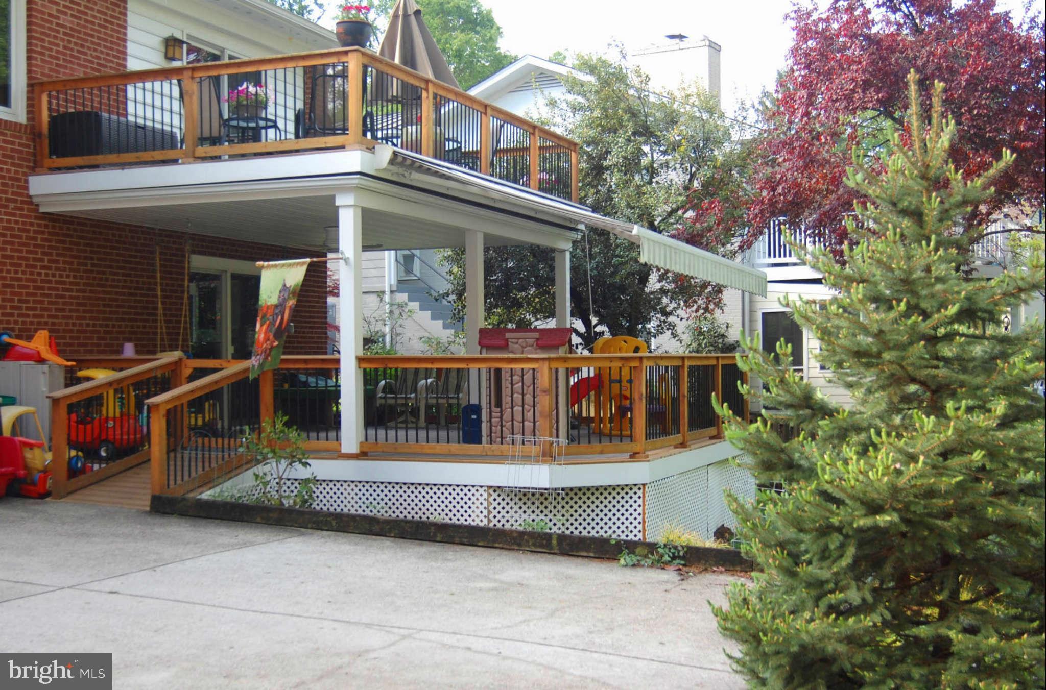 6608 Millwood Road Bethesda, MD 20817 - Photo 27 of 30 2 Tier Composite Deck