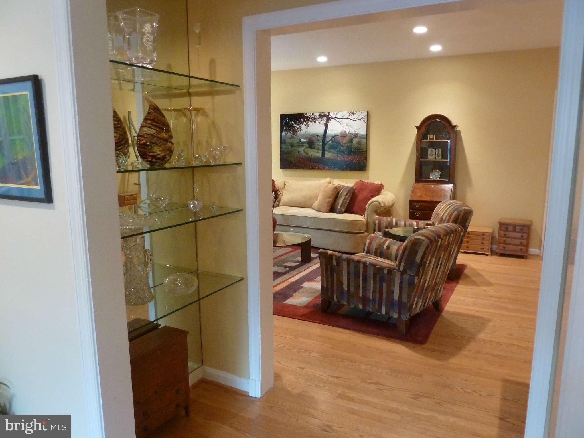 6608 Millwood Road Bethesda, MD 20817 - Photo 9 of 30 Beautiful Glass Shelves