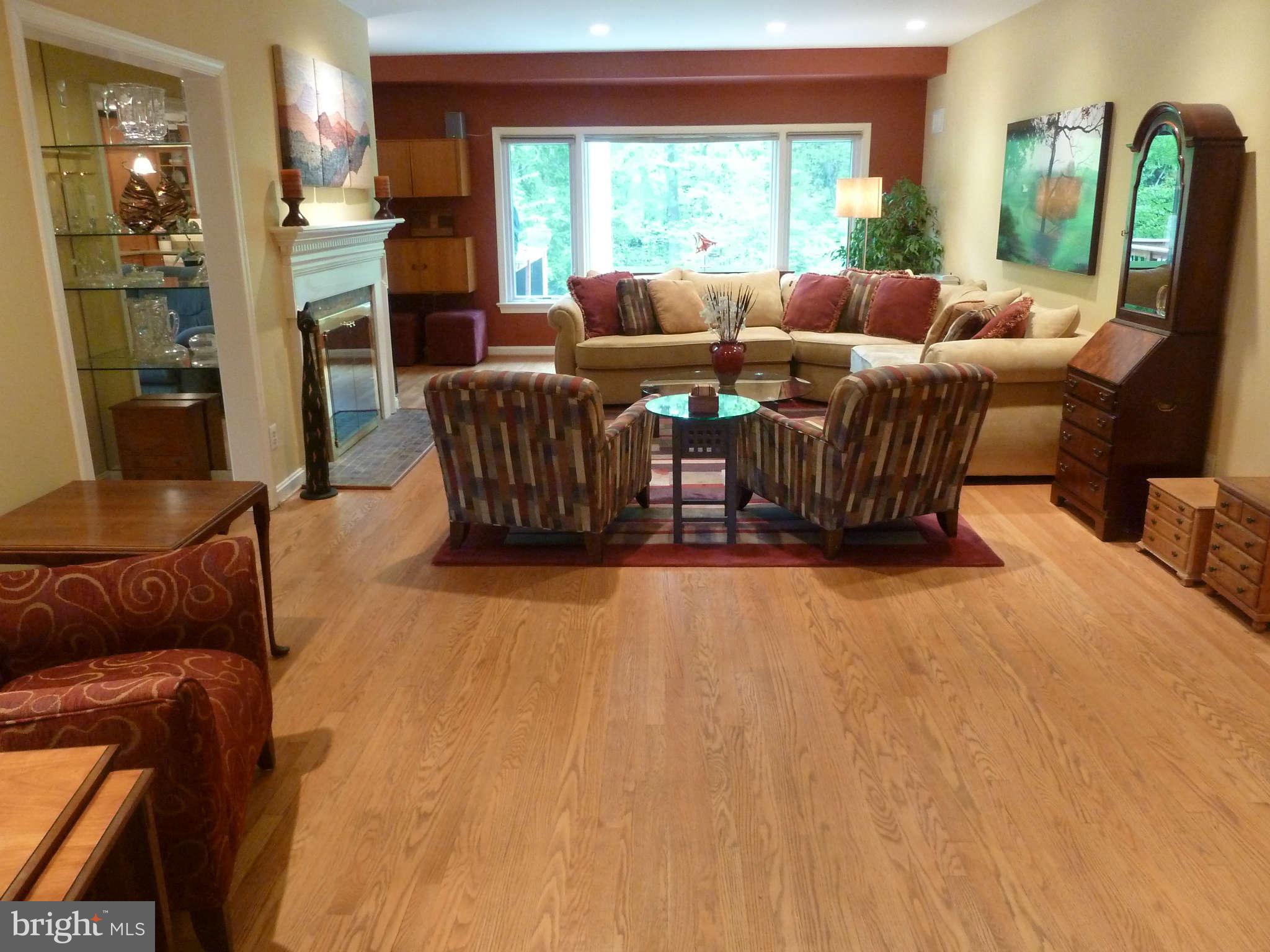 6608 Millwood Road Bethesda, MD 20817 - Photo 10 of 30 Living Room