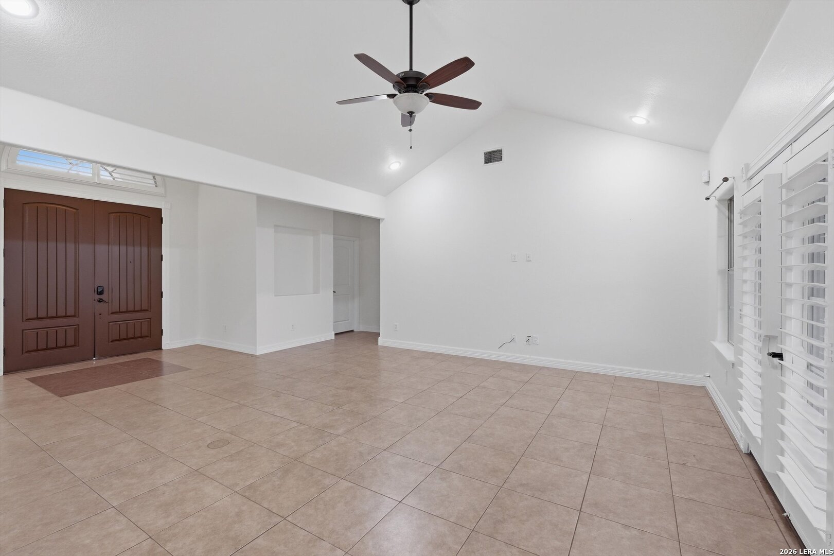 101 Lynx Circle Devine, TX 78016 - Photo 9 of 36 a view of an empty room