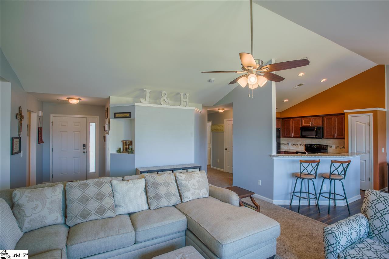 15 Tuttle Drive Simpsonville, SC 29680 - Photo 7 of 36