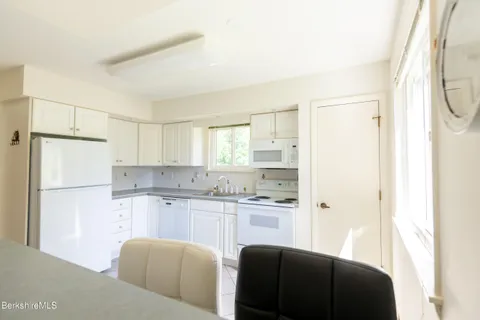 $299,000 | 51 Churchill Crest, Unit 51, Pittsfield, MA 01201