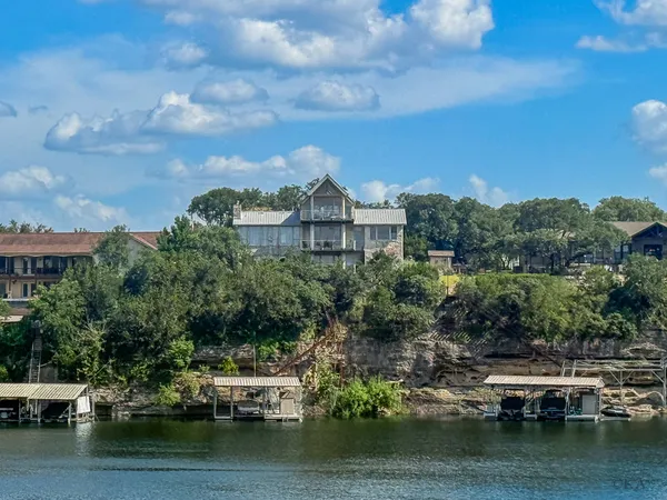 $750,000 | 4846 Travis Oaks Drive, Marble Falls, TX 78654