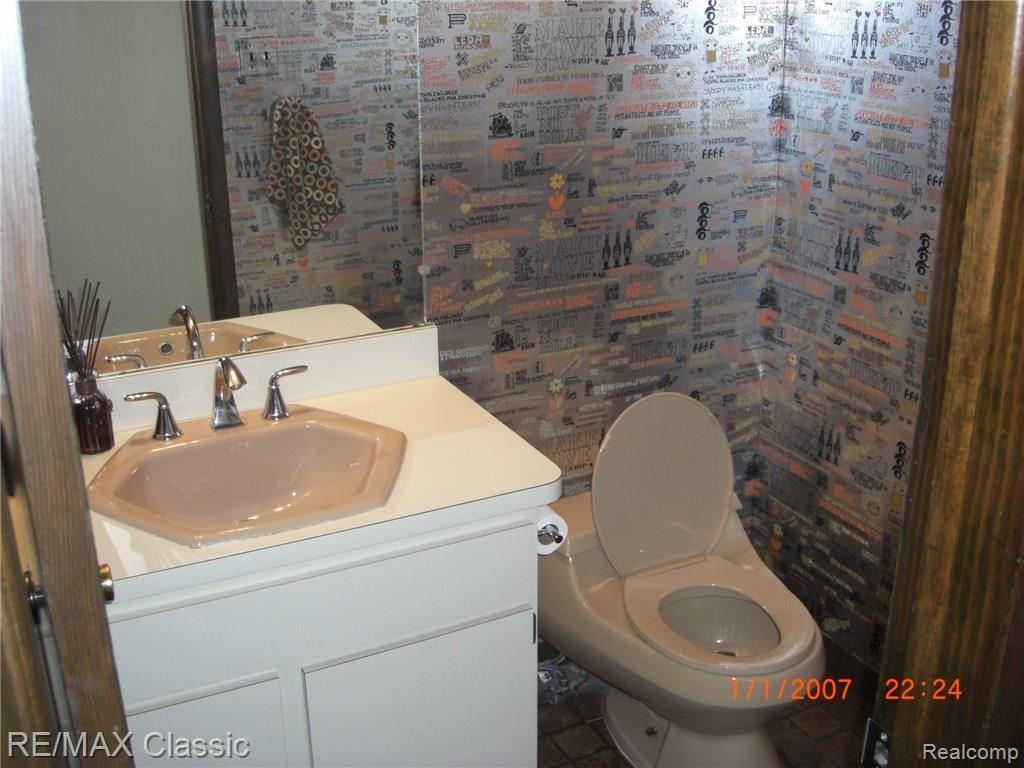 18851 Sunbright Avenue Southfield, MI 48076 - Photo 27 of 41 CIMG0538.JPG