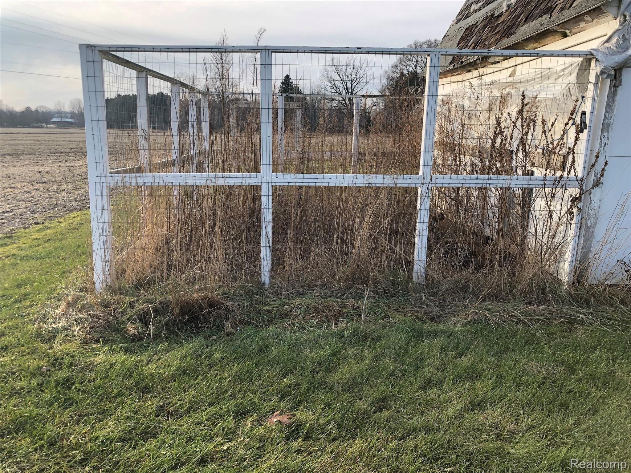 6438 East Bennington Road Durand, MI 48429 - Photo 25 of 27 Fenced Area For Chickens!