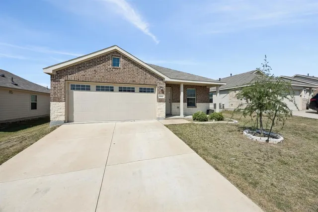 $1,850 | 14417 Cloudview Way, Fort Worth, TX 76052