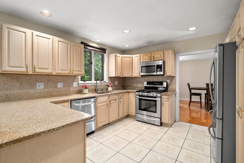 47 Grover Road Ashland, MA 01721 - Photo 8 of 41 Gallery Image 8