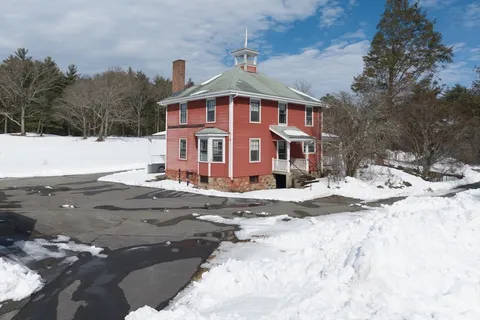 $699,000 | 133 Wellesley Street, Weston, MA 02493