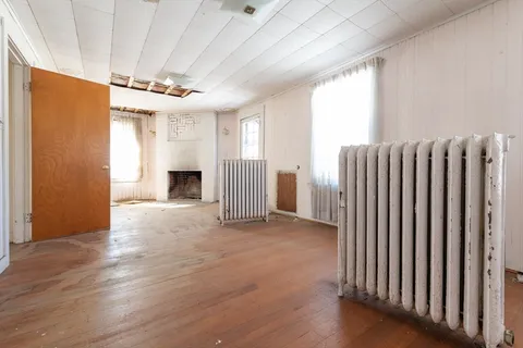 $699,000 | 133 Wellesley Street, Weston, MA 02493