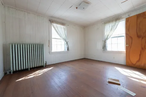 $699,000 | 133 Wellesley Street, Weston, MA 02493