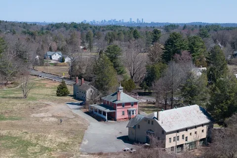 $699,000 | 133 Wellesley Street, Weston, MA 02493