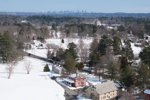 $699,000 | 133 Wellesley Street, Weston, MA 02493