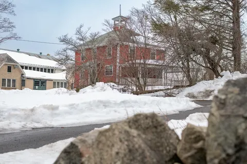 $699,000 | 133 Wellesley Street, Weston, MA 02493