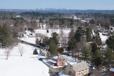$699,000 | 133 Wellesley Street, Weston, MA 02493