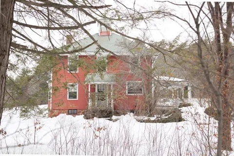 $699,000 | 133 Wellesley Street, Weston, MA 02493