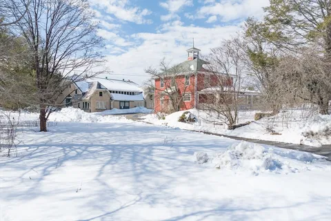 $699,000 | 133 Wellesley Street, Weston, MA 02493