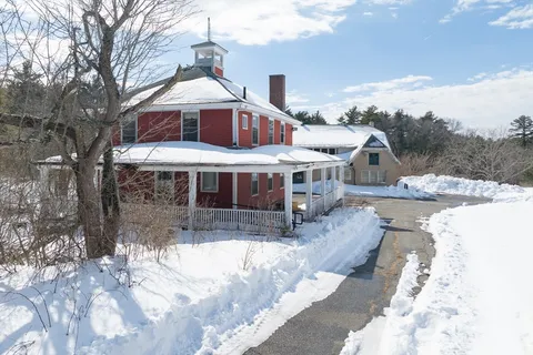 $699,000 | 133 Wellesley Street, Weston, MA 02493