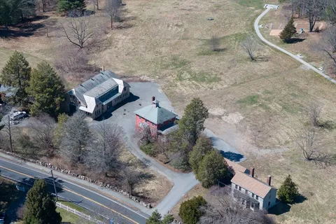 $699,000 | 133 Wellesley Street, Weston, MA 02493