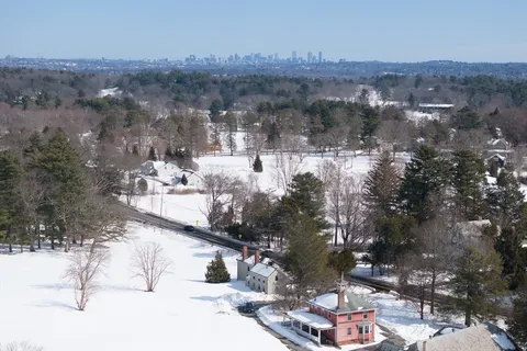 $699,000 | 133 Wellesley Street, Weston, MA 02493