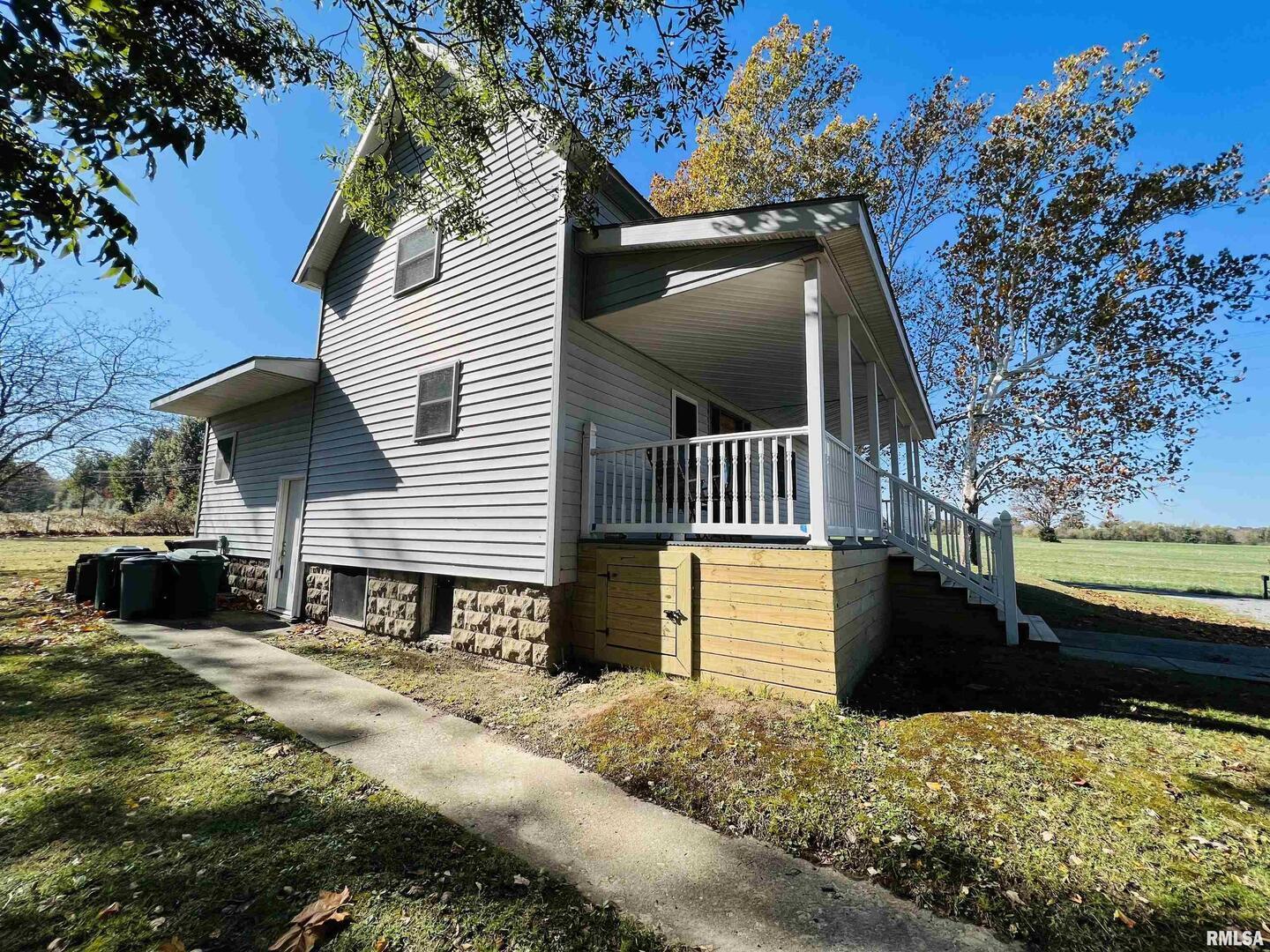 17064 Old Frankfort Road Johnston City, IL 62951 - Photo 11 of 59 a view of a house with a yard