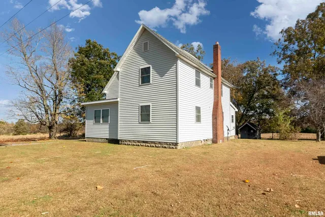 $425,000 | 17064 Old Frankfort Road, Johnston City, IL 62951