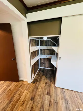 $425,000 | 17064 Old Frankfort Road, Johnston City, IL 62951