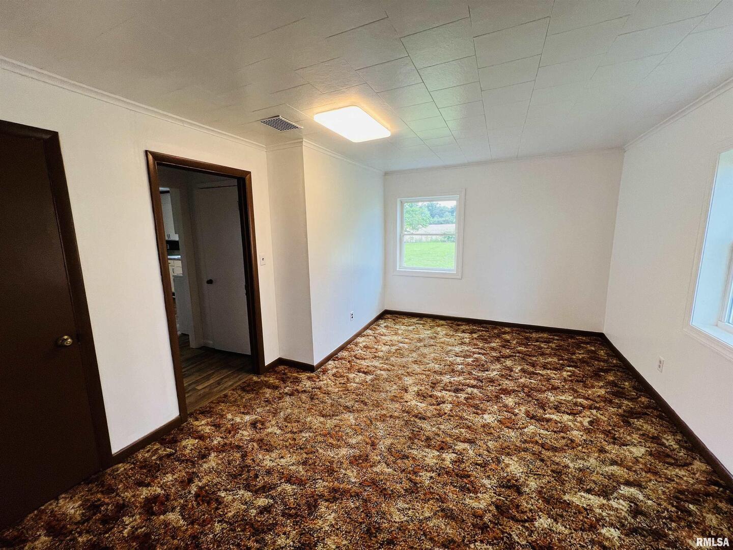 17064 Old Frankfort Road Johnston City, IL 62951 - Photo 29 of 59 a view of an empty room