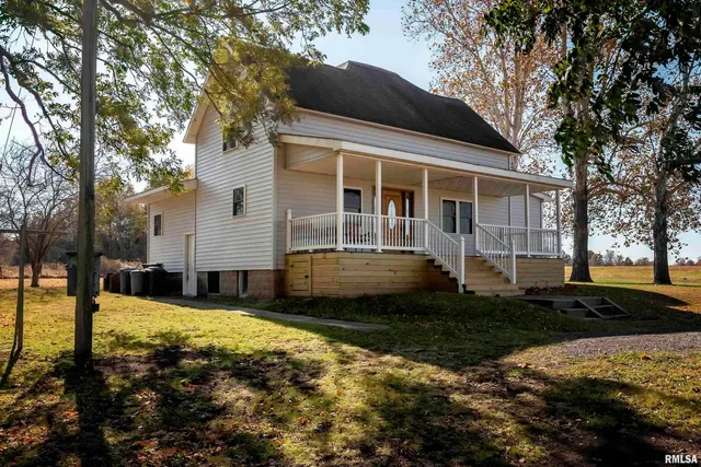 $425,000 | 17064 Old Frankfort Road, Johnston City, IL 62951