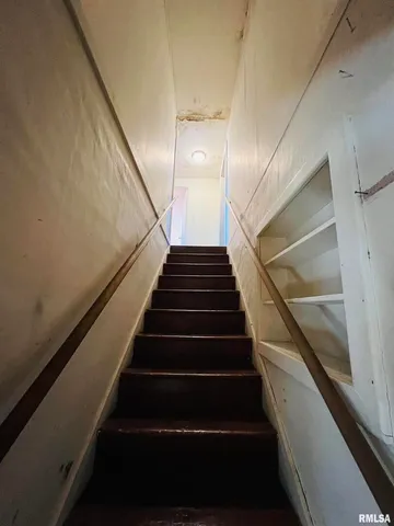 $425,000 | 17064 Old Frankfort Road, Johnston City, IL 62951