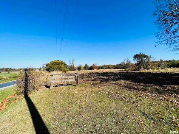 $425,000 | 17064 Old Frankfort Road, Johnston City, IL 62951