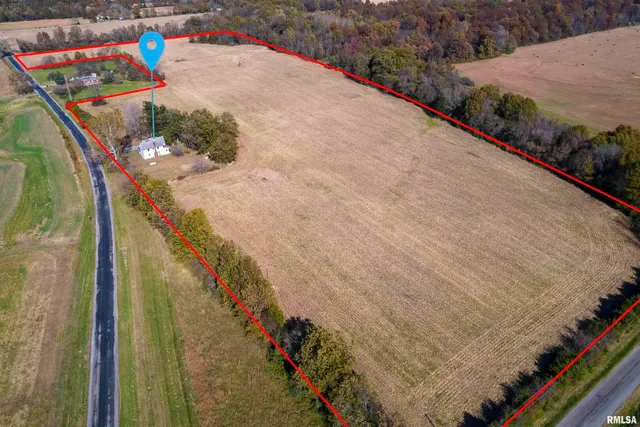 $449,000 | 17064 Old Frankfort Road, Johnston City, IL 62951